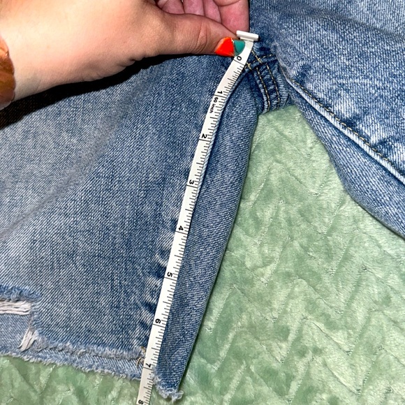 American Eagle 7" Inseam Shorts - Picture 5 of 5